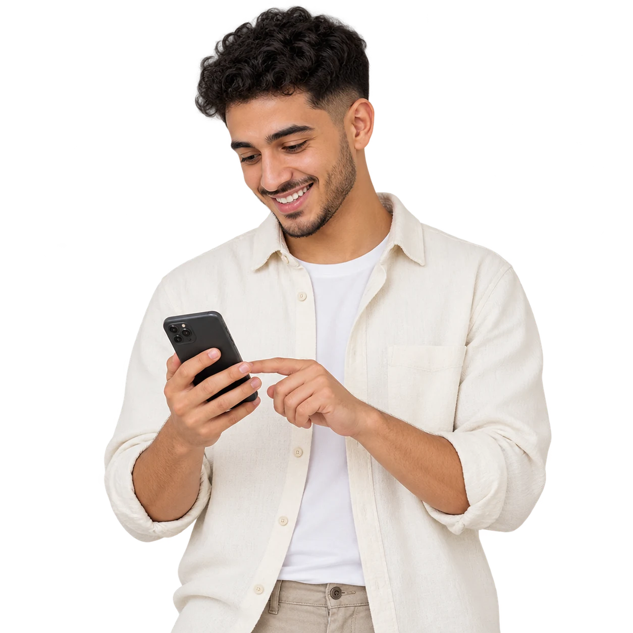 Un client satisfait passe commande sur son téléphone